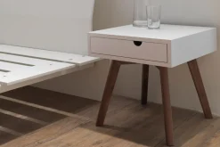 IO E TE Nachttisch