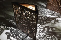 RIDDLED TABLE Esstisch