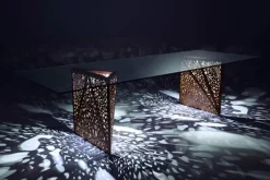 RIDDLED TABLE Esstisch