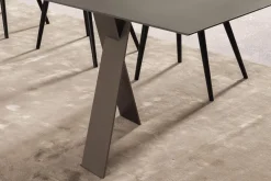 TAILOR Esstisch